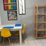 Apto 29 - Pequeno Studio Com Otima Localizacao