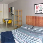Apto 29 - Pequeno Studio Com Otima Localizacao
