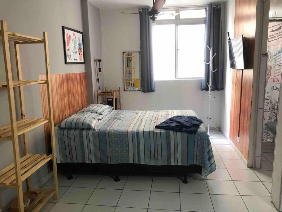 Apto 29 - Pequeno Com Otima Localizacao Apartamento São Paulo