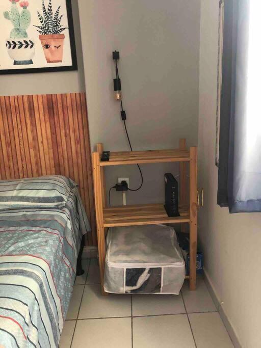 Apto 29 - Pequeno Com Otima Localizacao Apartamento *